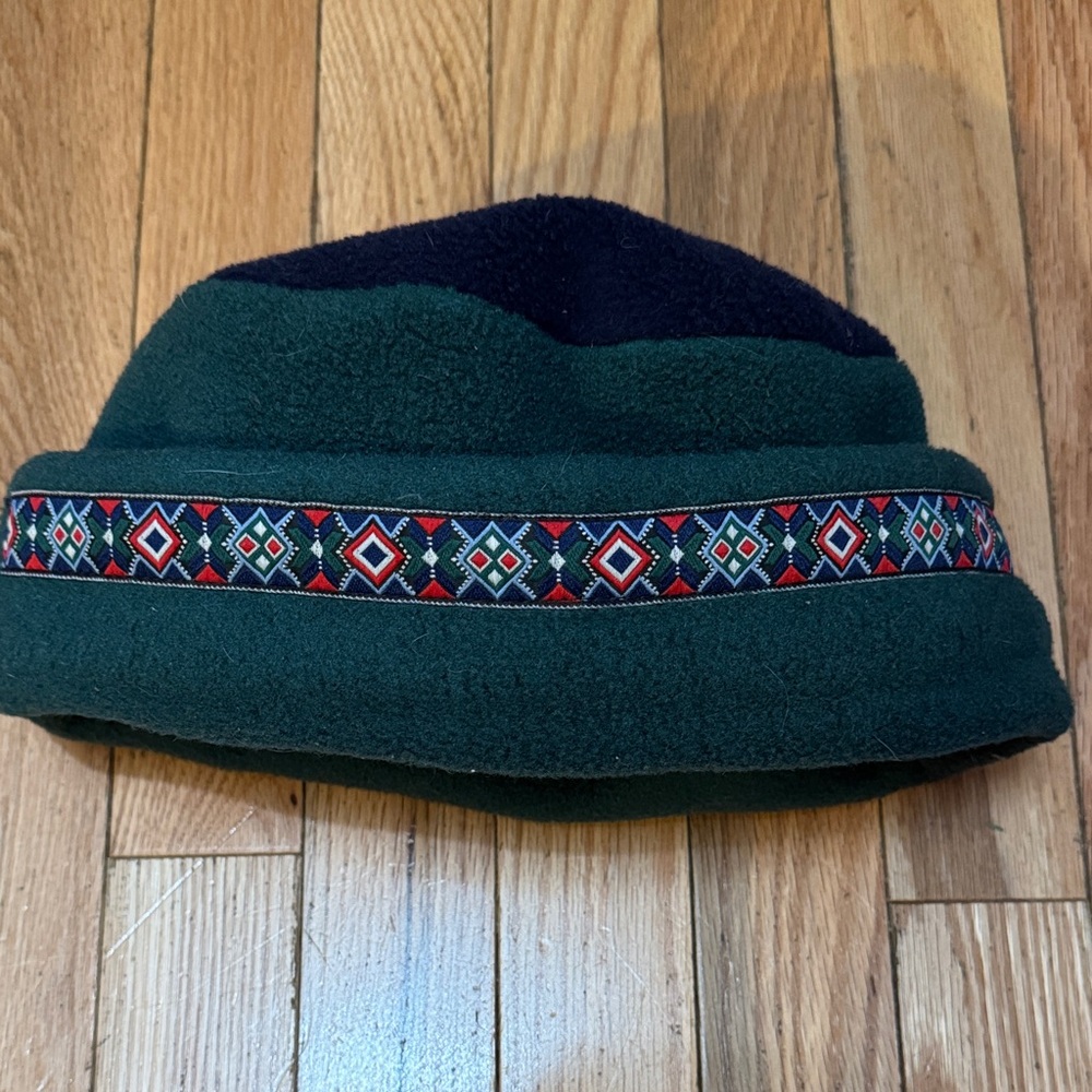 L.L. Bean Green and Black Fleece Hat with Patterned Band